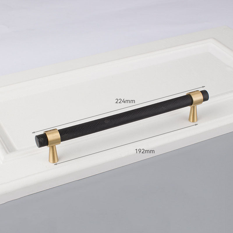 VAINA Knurled Brass Cabinet Handle
