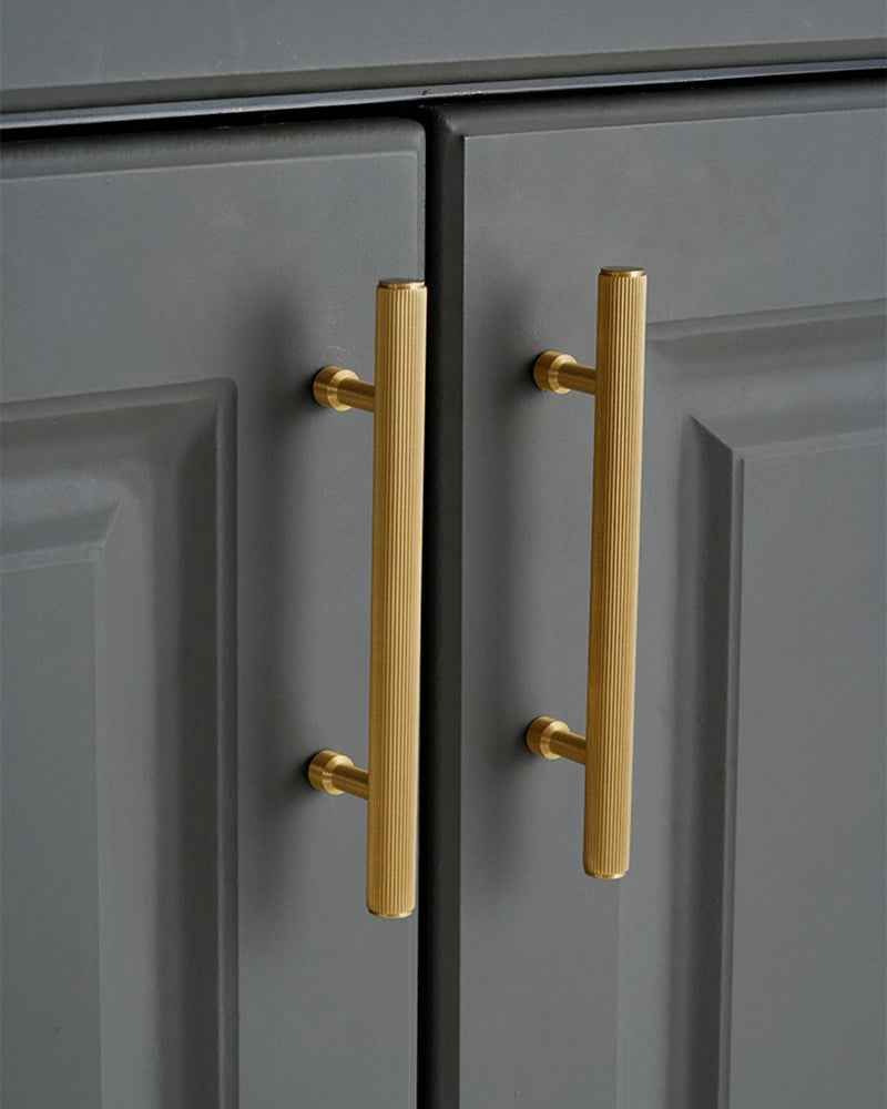 KARI Brass Cabinet Handle with Vertical Line