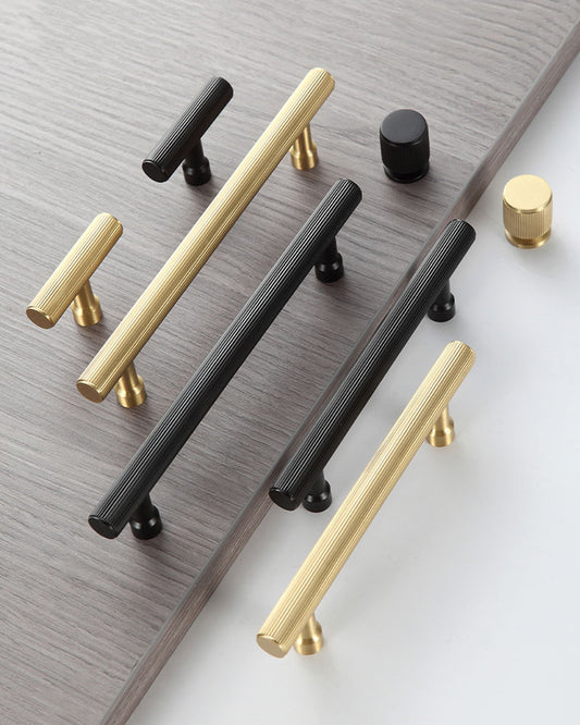 KARI Brass Cabinet Handle with Vertical Line